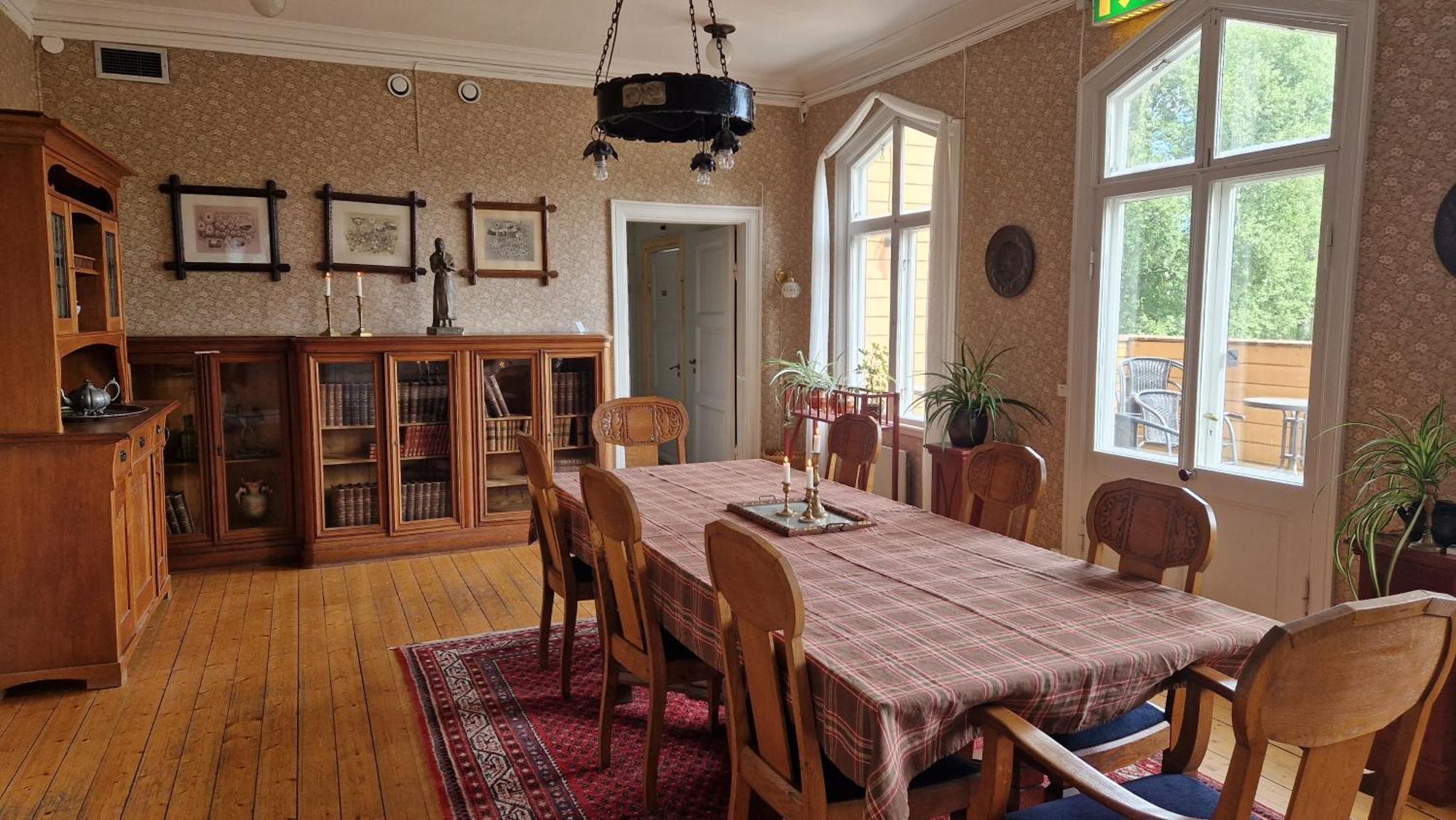 Gasthaus Naeaes Slott Floda  Exterior foto